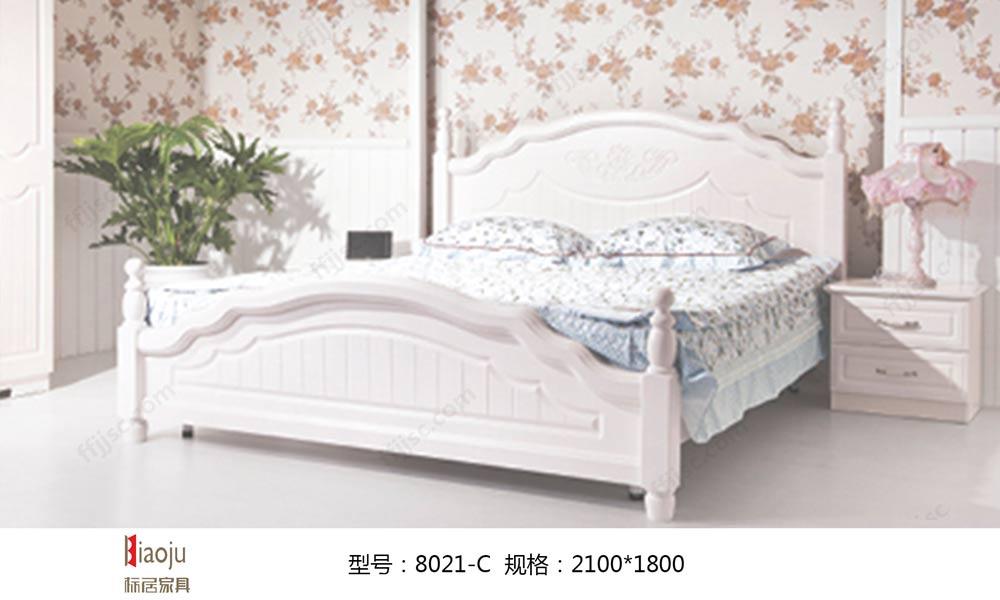 现代风格白色高亮光板式雕花1.8米木艺床 8021-C